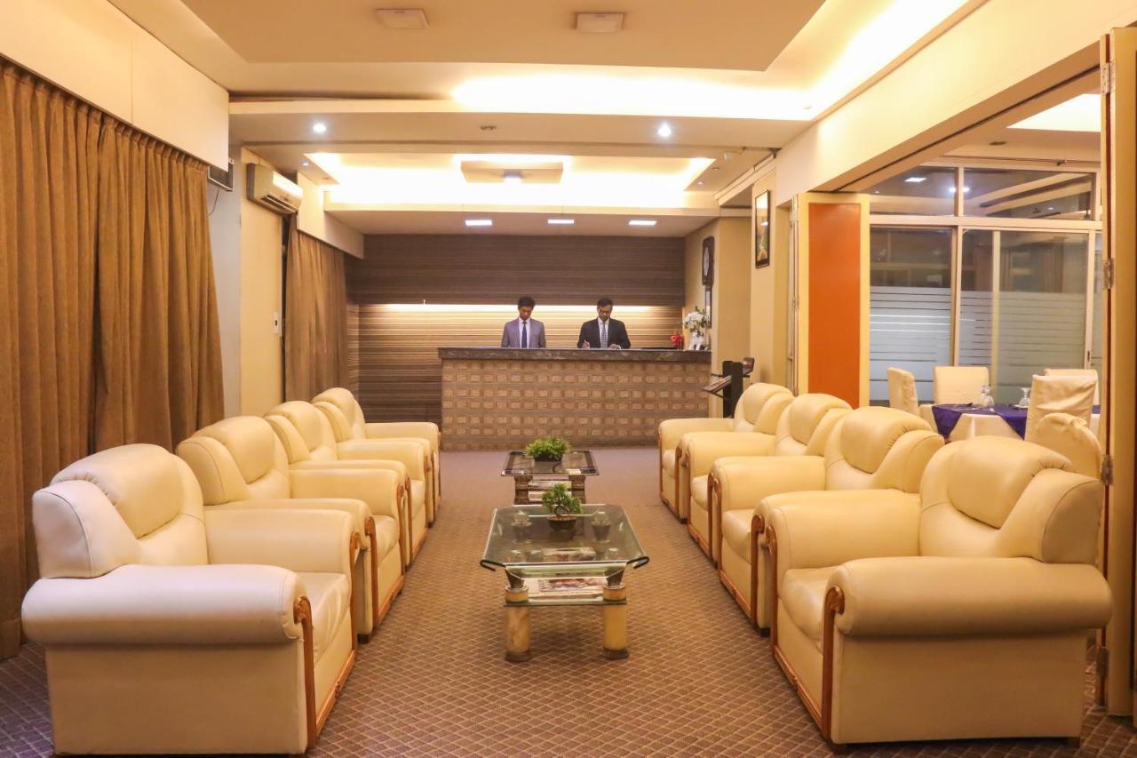 Hotel Afford Inn Дакка Экстерьер фото