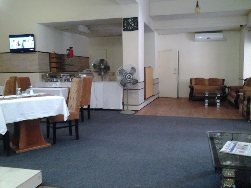 Hotel Afford Inn Дакка Экстерьер фото