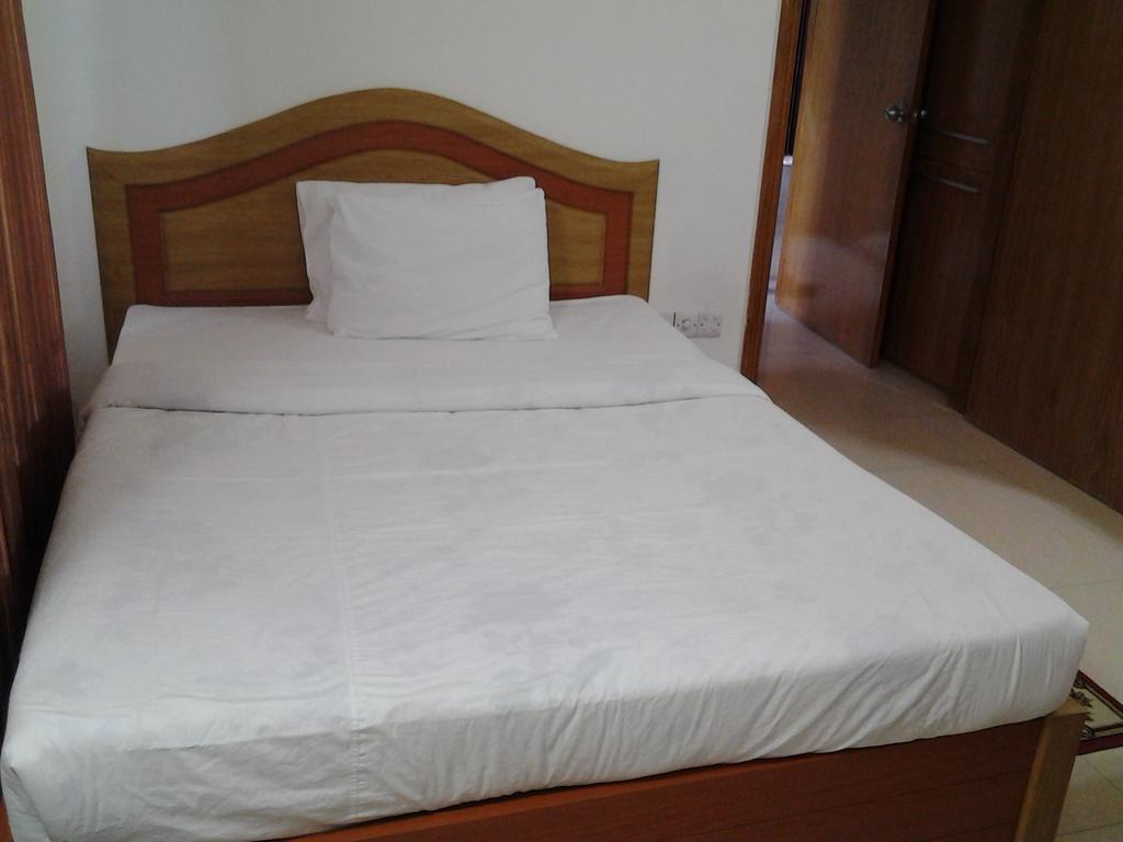 Hotel Afford Inn Дакка Экстерьер фото